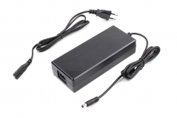 E-Drive Oplader 36V | voor Qwic | DC 2.1 | Zwart