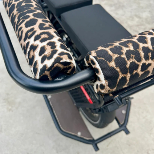 Studio Vollebak Longtail Kussen voor Protection Bar | Leopard