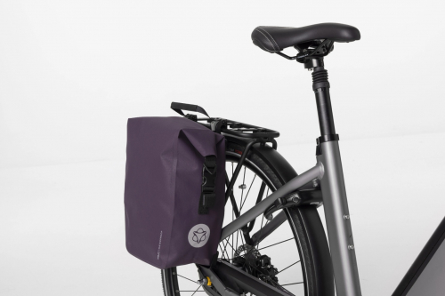 AGU Clean Shelter Medium | 17 Liter | Royal Purple